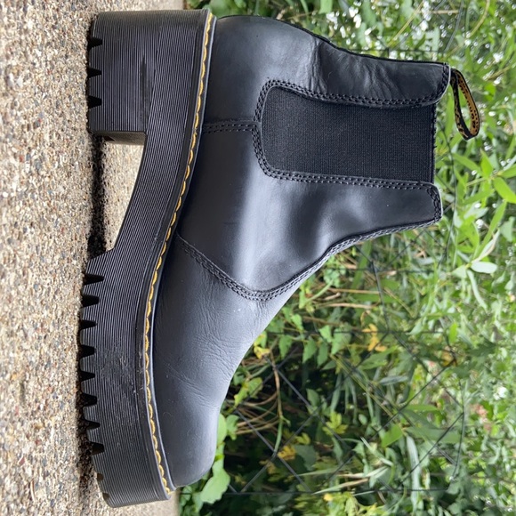 Dr.Marten’s Rometty Platform Chelsea Boot ( 8 US - RUN LARGE! close to EU 41 ) - Picture 4 of 7